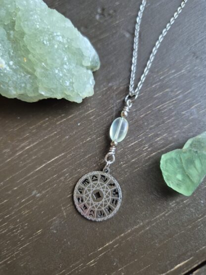 Halsband Zodiak Prehnit